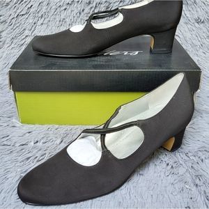 Trotters Jamie Black Micro Suede Heels